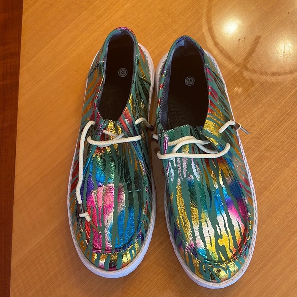 Zebra rainbow light weight shoes size 9
